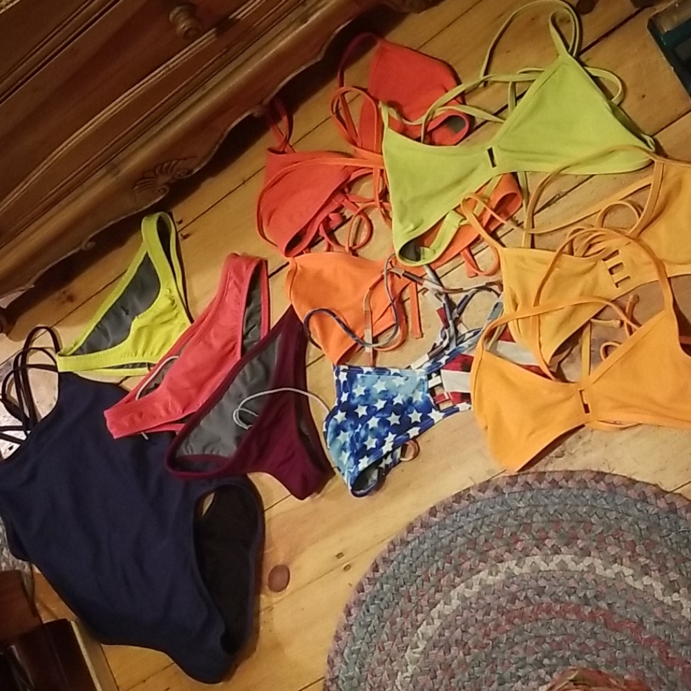 Lot of Jolyn Baithing suites